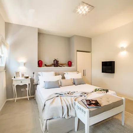 בית הארחה Riviera Carducci 4*