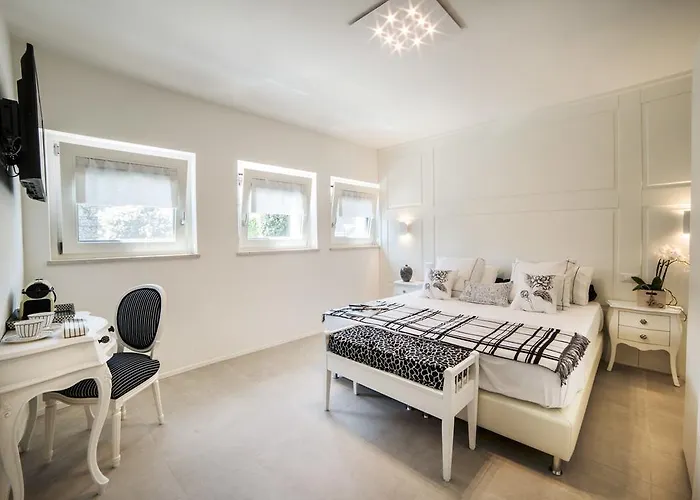 Riviera Carducci Vendégház 4*